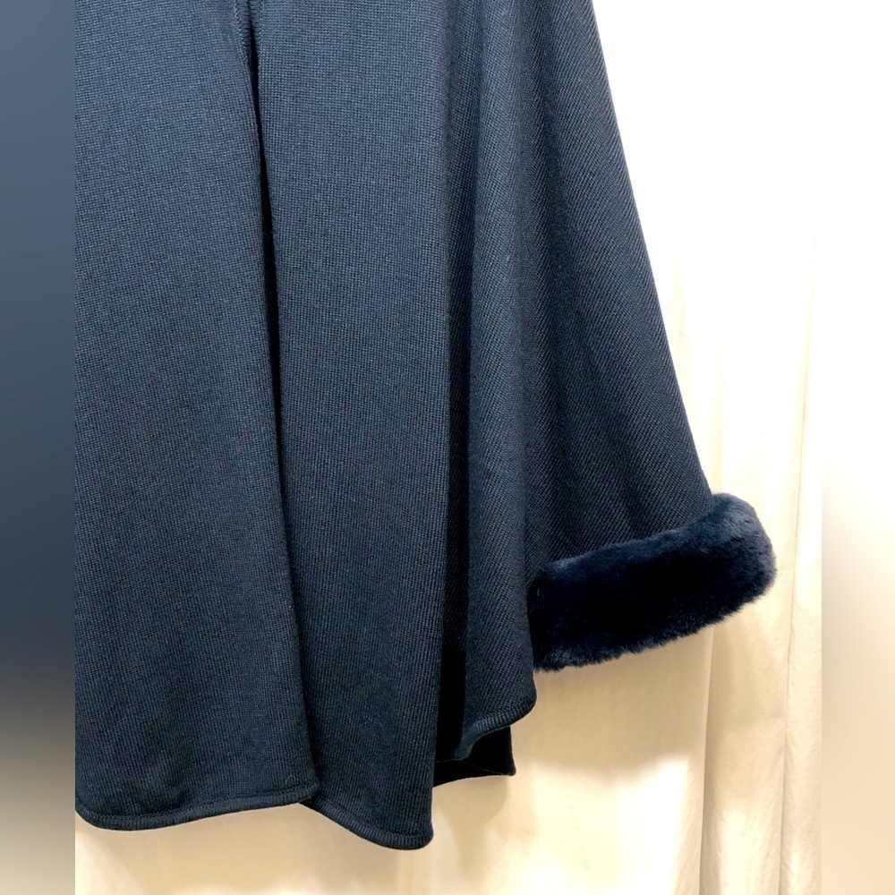 NWT BASLER Cardigan Poncho Cape Navy Blue Knit Faux Fur Size 44 US 12-14 XXL - Picture 4 of 16